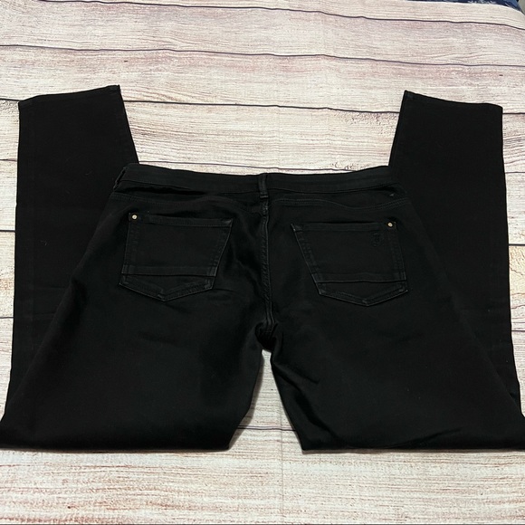 Mossimo Dutti black women Jean. Size 8 - Picture 2 of 11